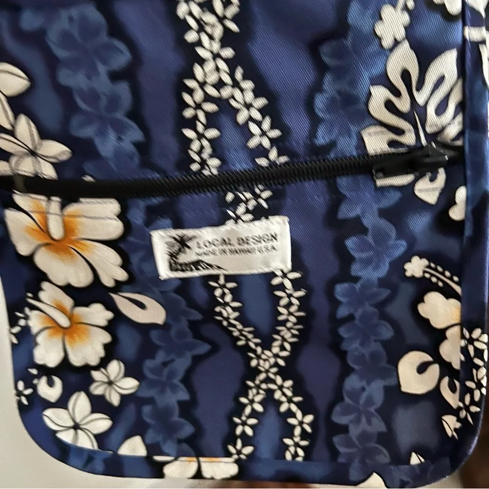 NWOT Local Design Made in Hawaii Floral Crossbody Bag